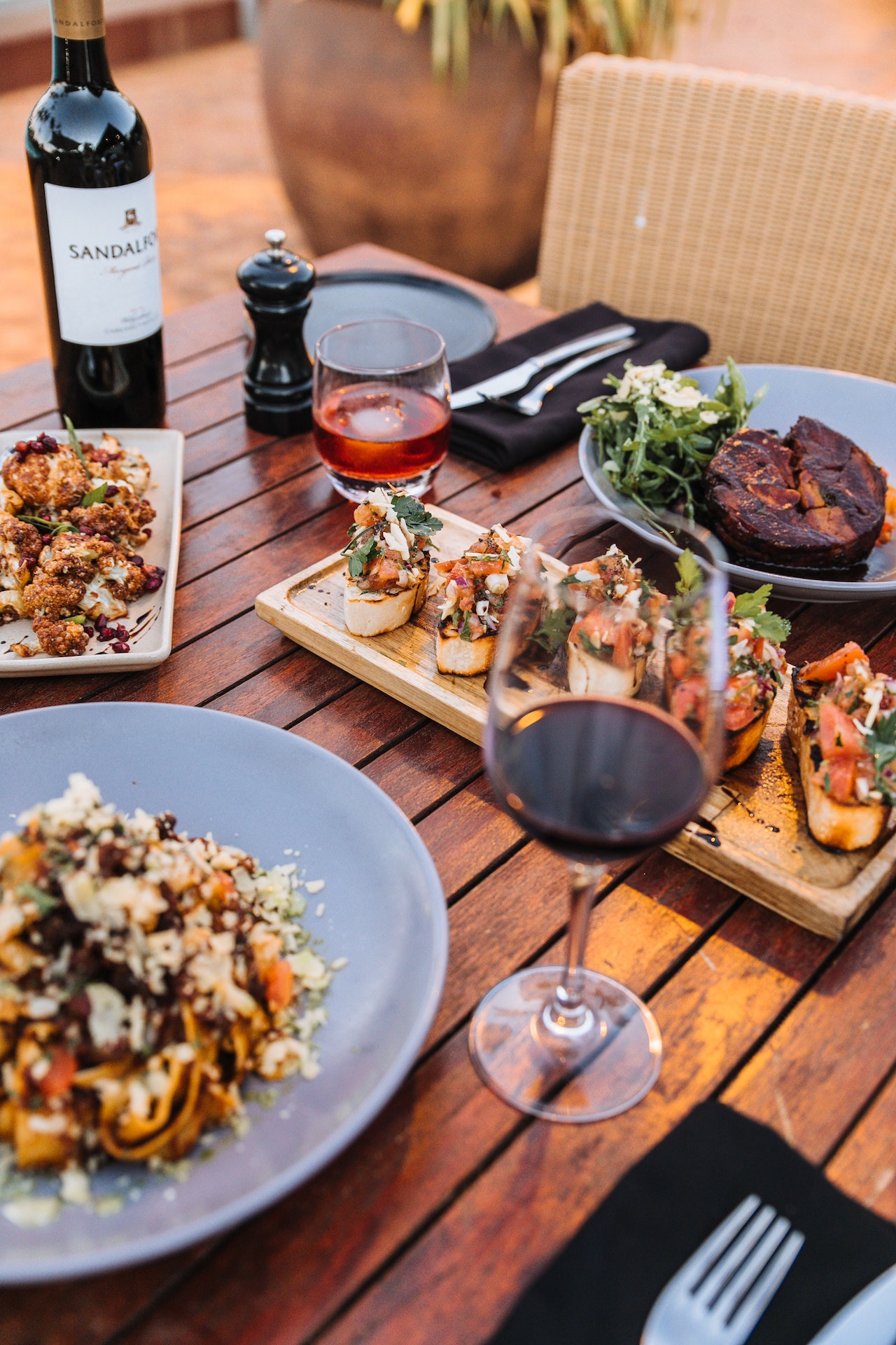 Profitable Family-friendly Casual Dining and Sport Bar Franchise in Gatineau