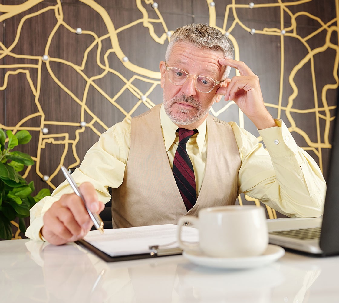 Tips to minimize selling risk when you sell your business.